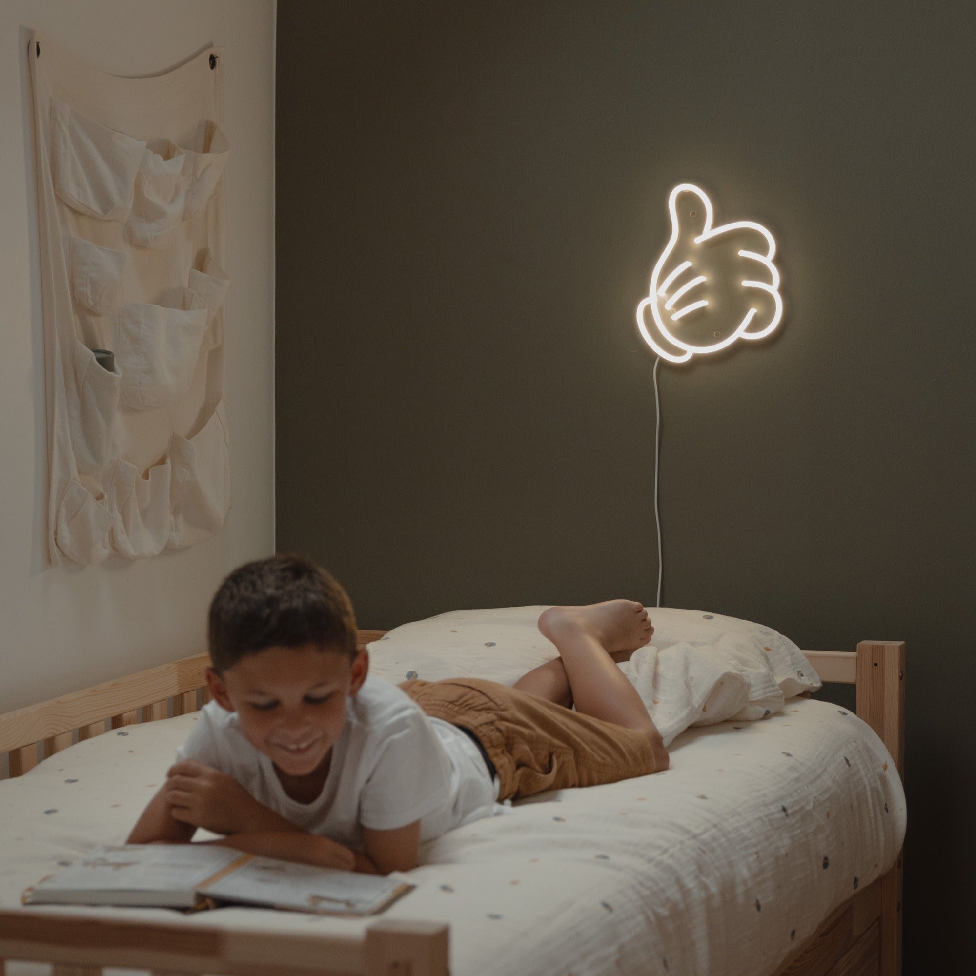 Glove Thumbs Up (Small version) by Yellowpop, signe en néon LED