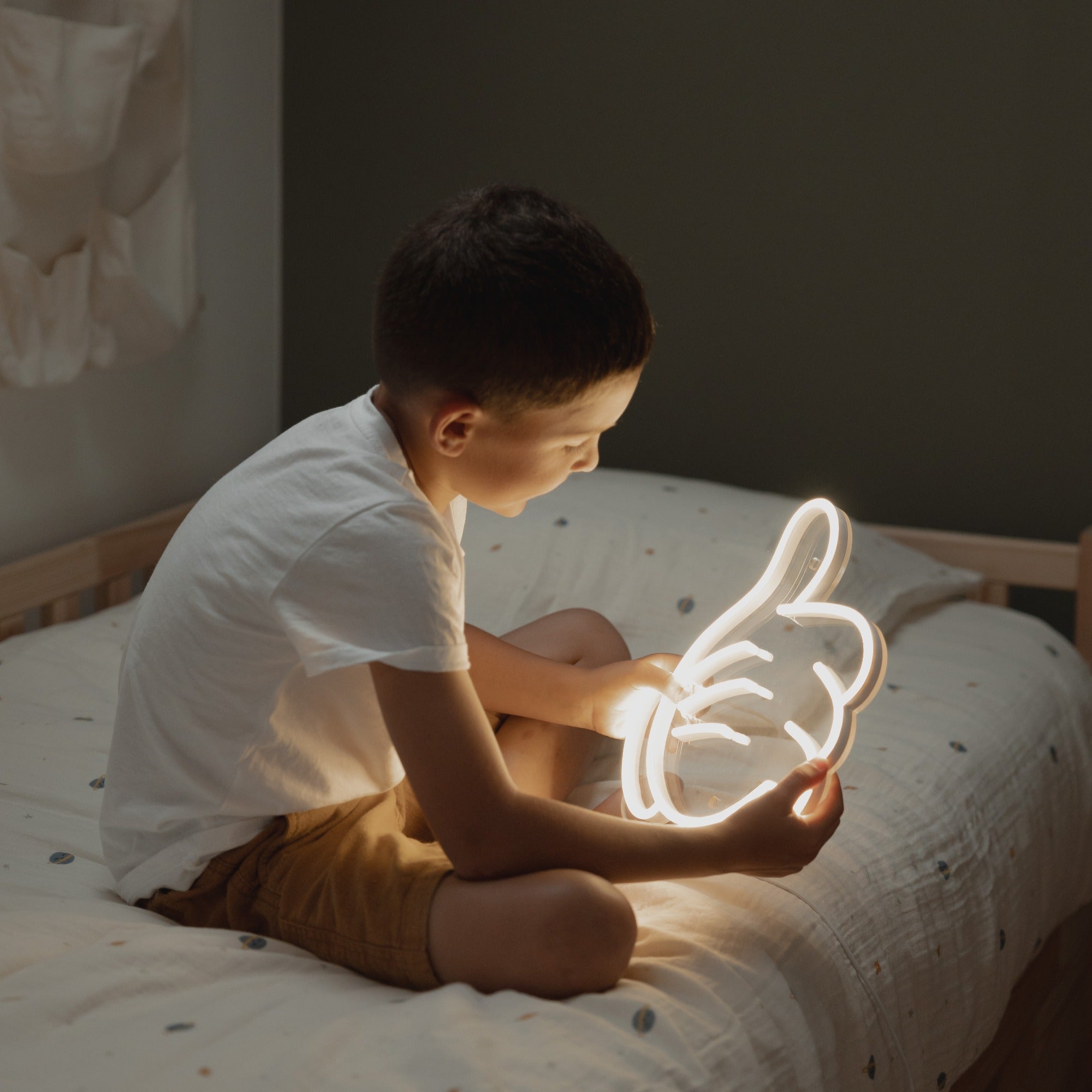 Glove Thumbs Up (Small version) by Yellowpop, signe en néon LED