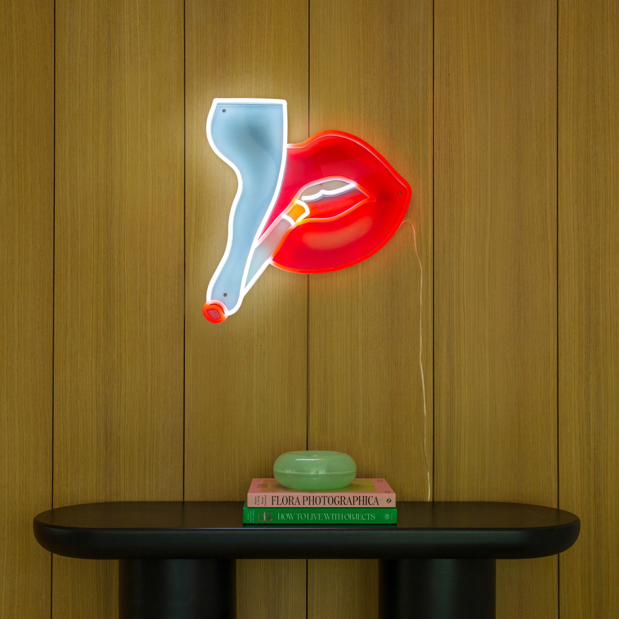 Smoke by Tom Wesselmann, signe en néon LED