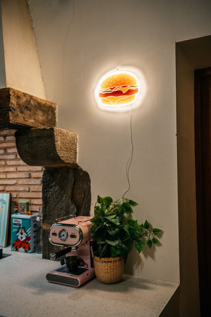 Pièce de la collection mise en scène à la maison : néon LED