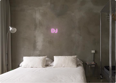 Custom text: DJ