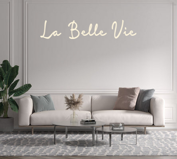 Custom text: La Belle Vie