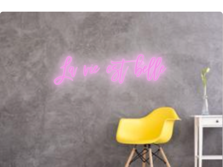 Custom text: La vie est belle