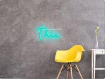 Custom text: Théo