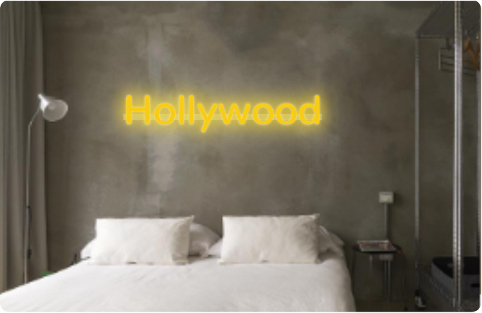 Custom text: Hollywood