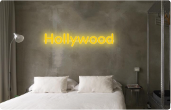 Custom text: Hollywood