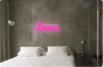 Custom text: Léana