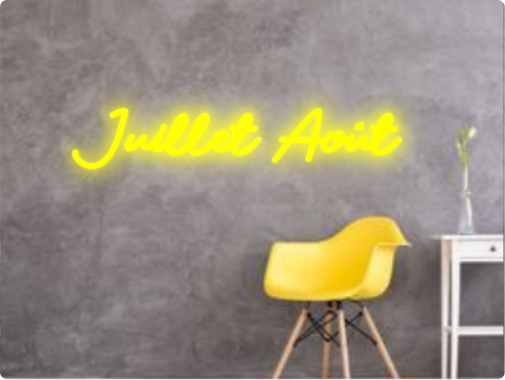 Custom text: Juillet Août