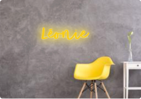 Custom text: Léonie