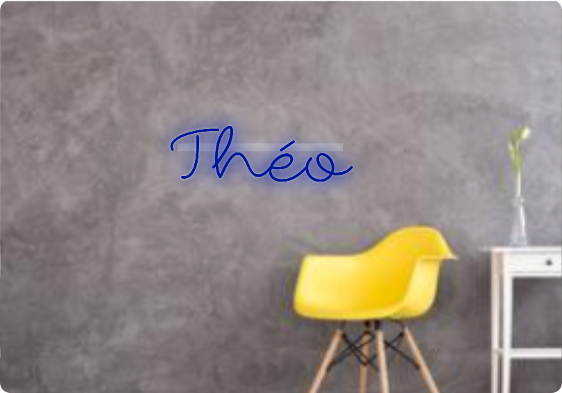 Custom text: Théo