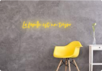 Custom text: La famille est un trésor