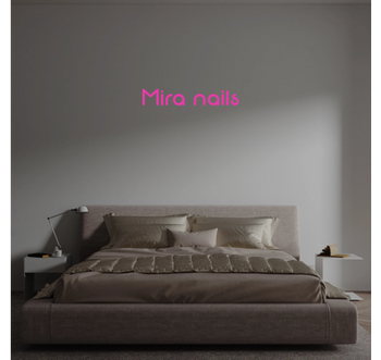 Custom text: Mira nails