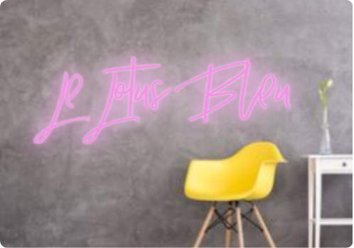 Custom text: Le Lotus Bleu