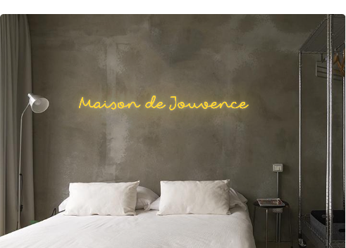 Custom text: Maison de Jouvence