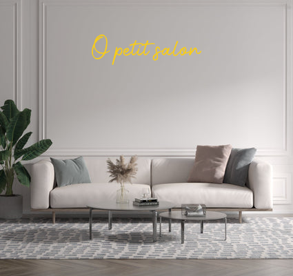 Custom text: O petit salon