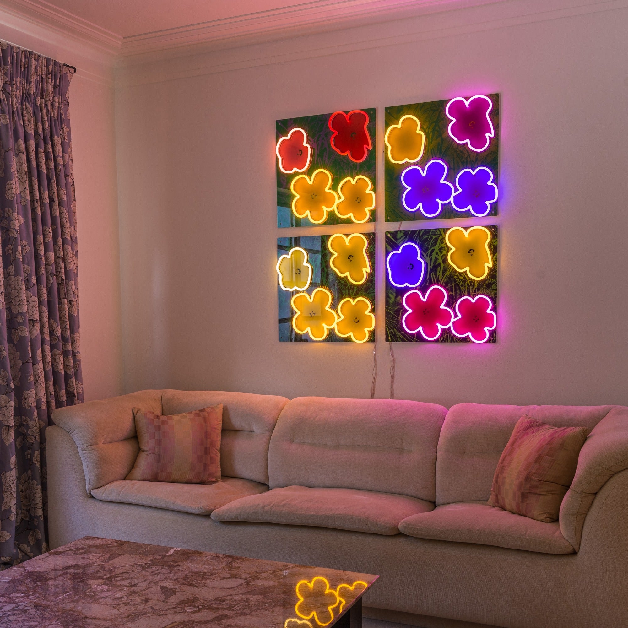 Flowers Deluxe by Andy Warhol - signe en néon LED
