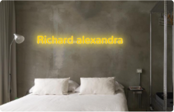 Custom text: Richard alexandra