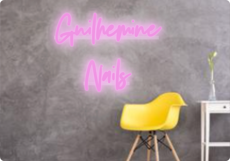 Custom text: Guilhemine
Nails