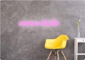 Custom text: amour studio