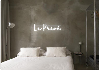 Custom text: Le Privé