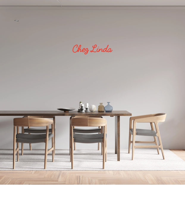 Custom text: Chez Linda