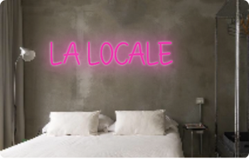 Custom text: LA LOCALE