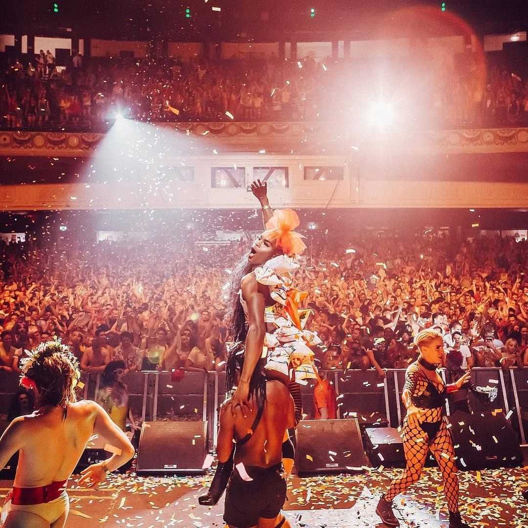 Sink The Pink: Ein Raum für