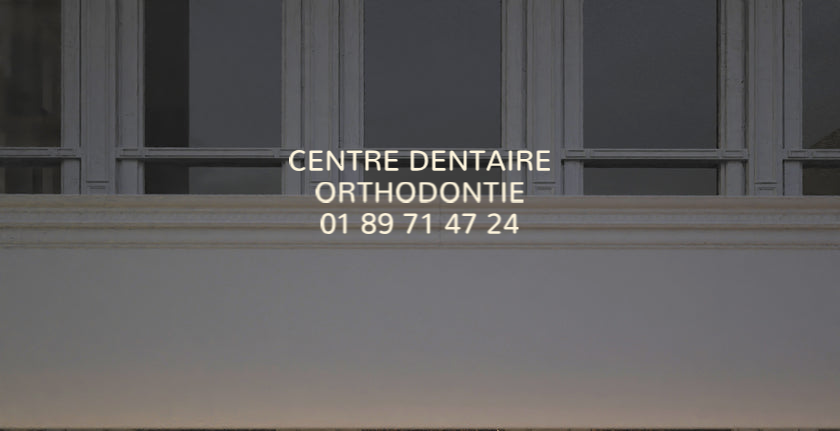Custom text: CENTRE DENTAIRE
ORTHODONTIE
01 89 71 47 24
