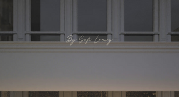 Custom text: By Sofi Loewy