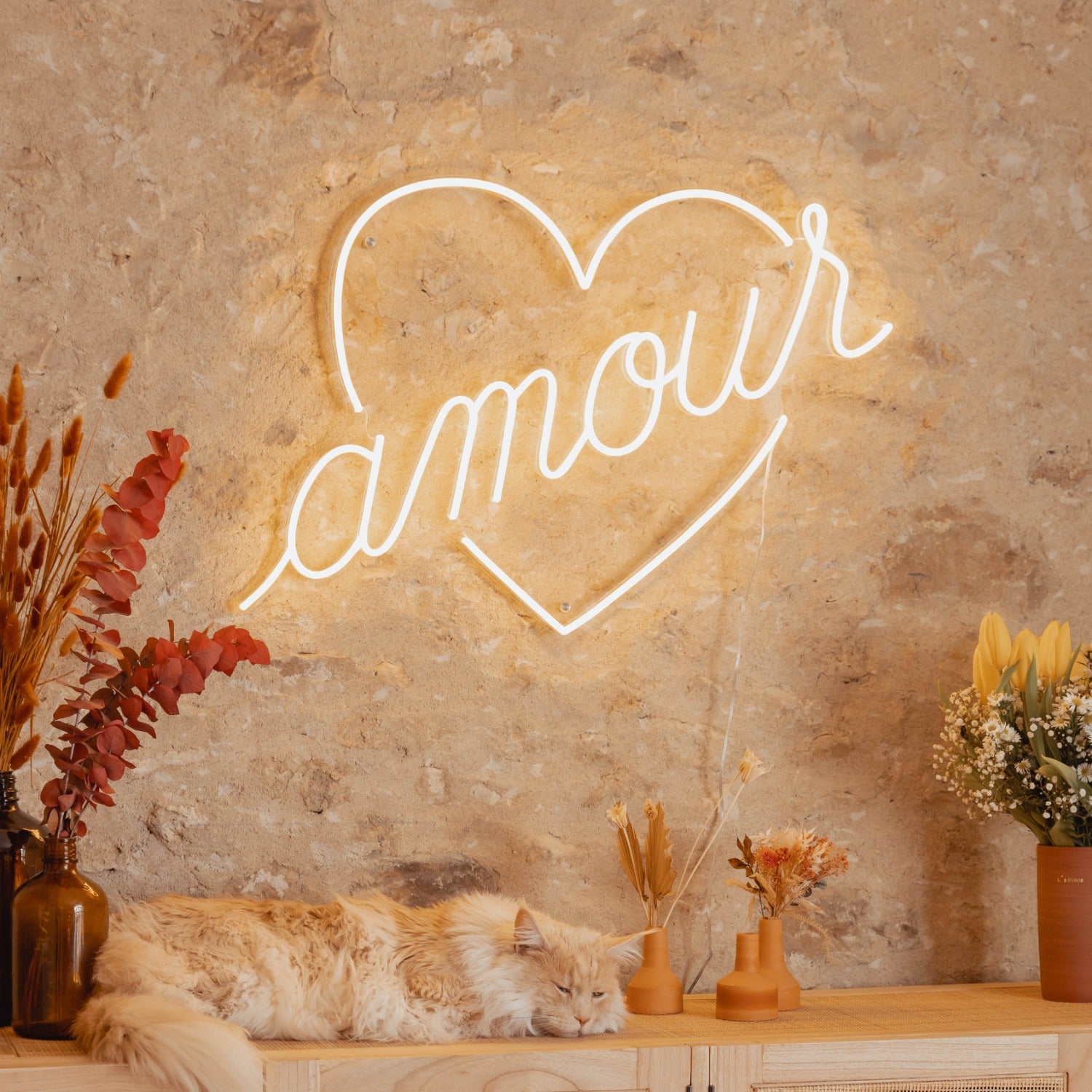 Amour by Jean André, Zeichen aus Neon-LEDs