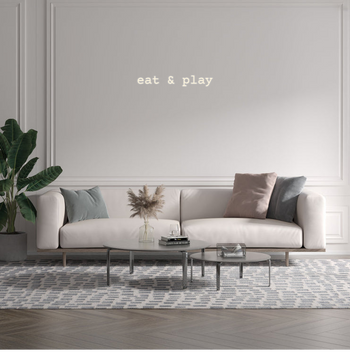 Custom text: eat & play