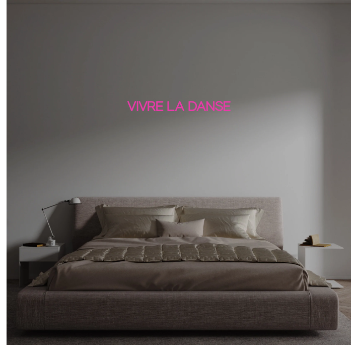 Custom text: VIVRE LA DANSE