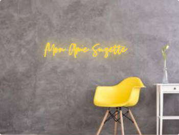 Custom text: Mon Amie Suzette