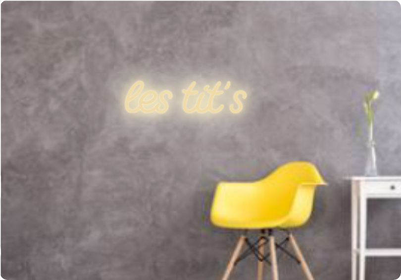 Custom text: les tit’s