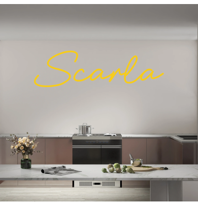 Custom text: Scarla
