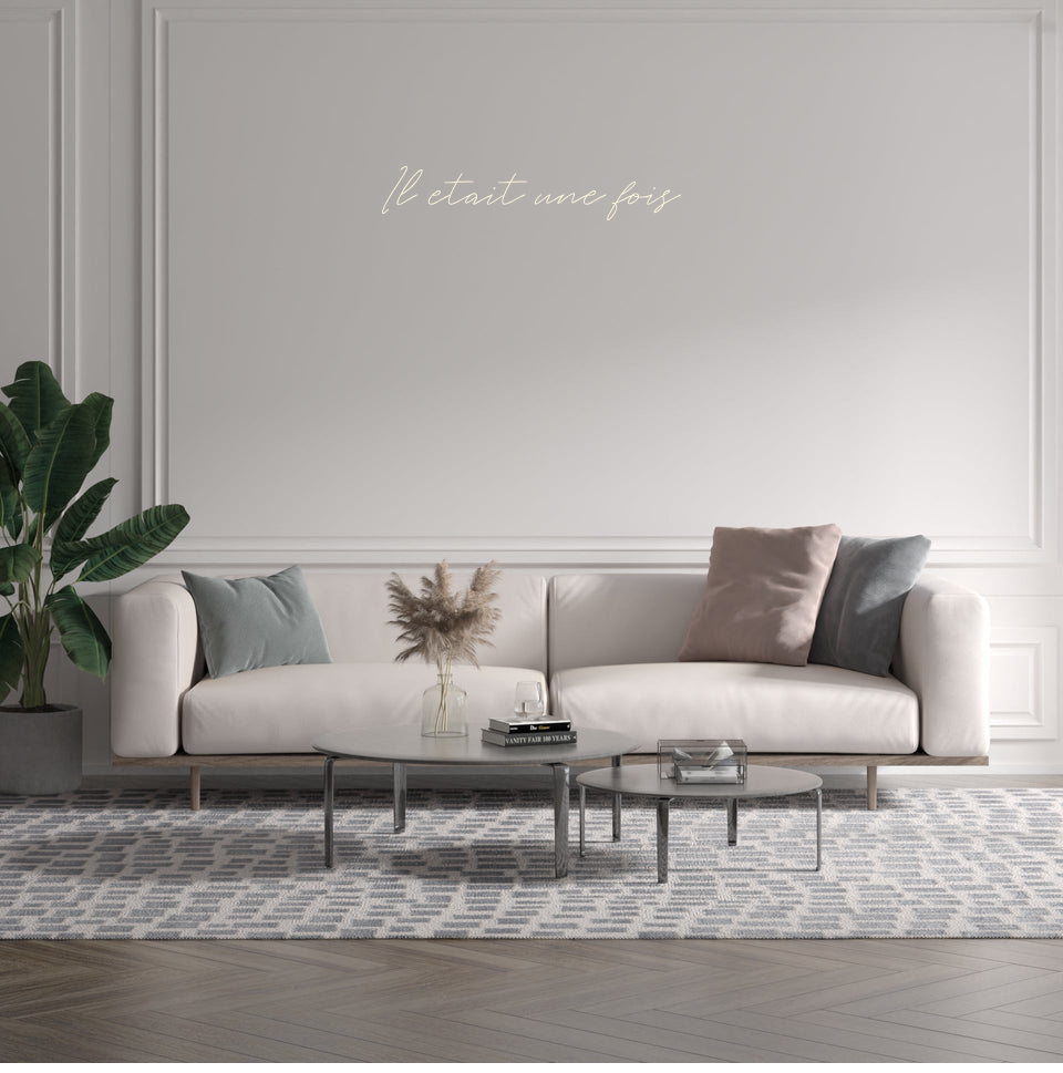 Custom text: Es war einmal