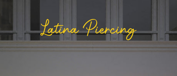 Custom text: Latina Piercing