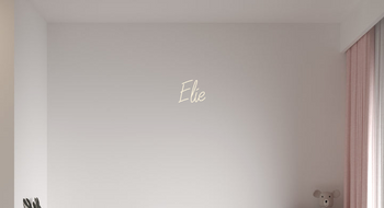 Custom text: Elie☆
