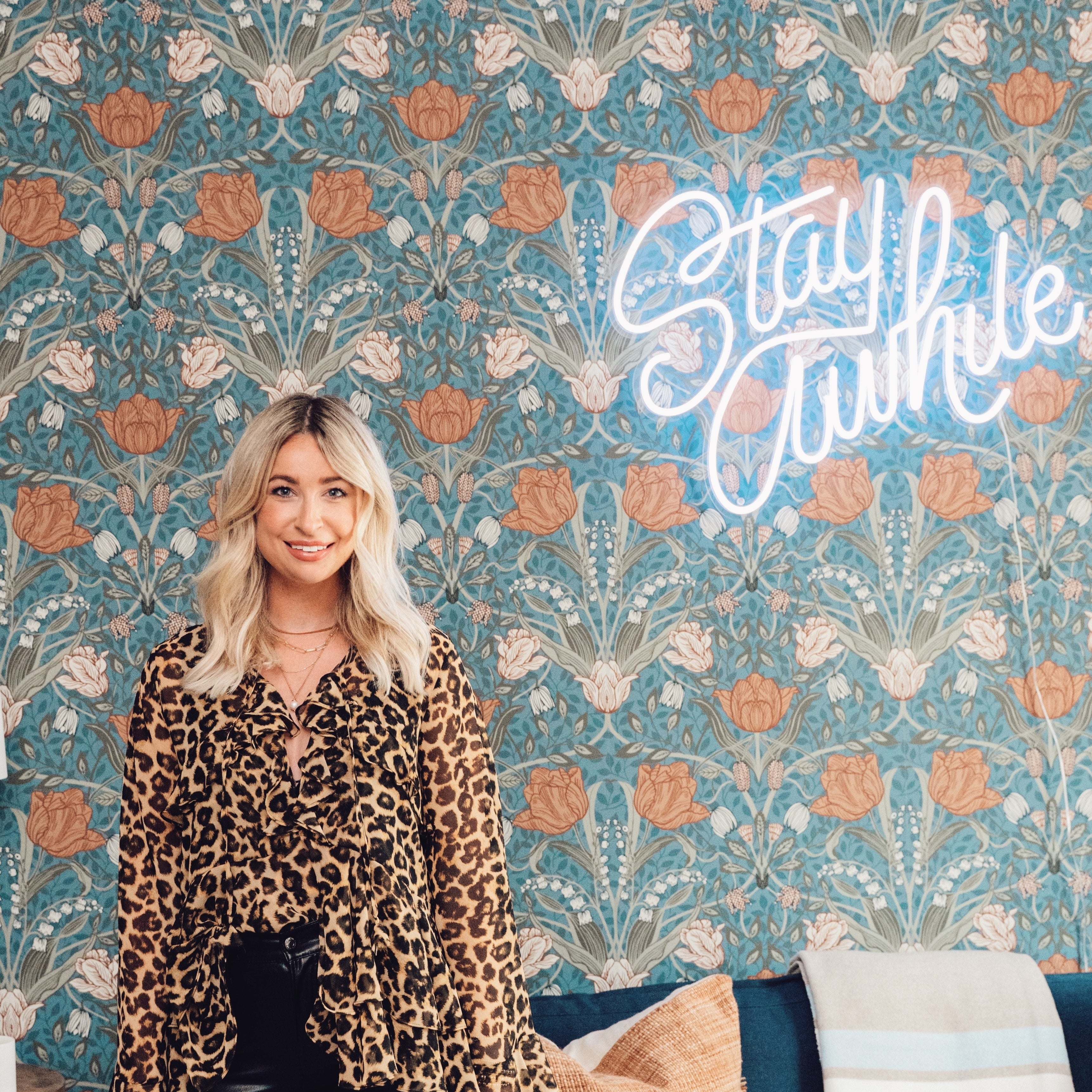 Stay Awhile by Caren Kreger - Neon-LED-Zeichen