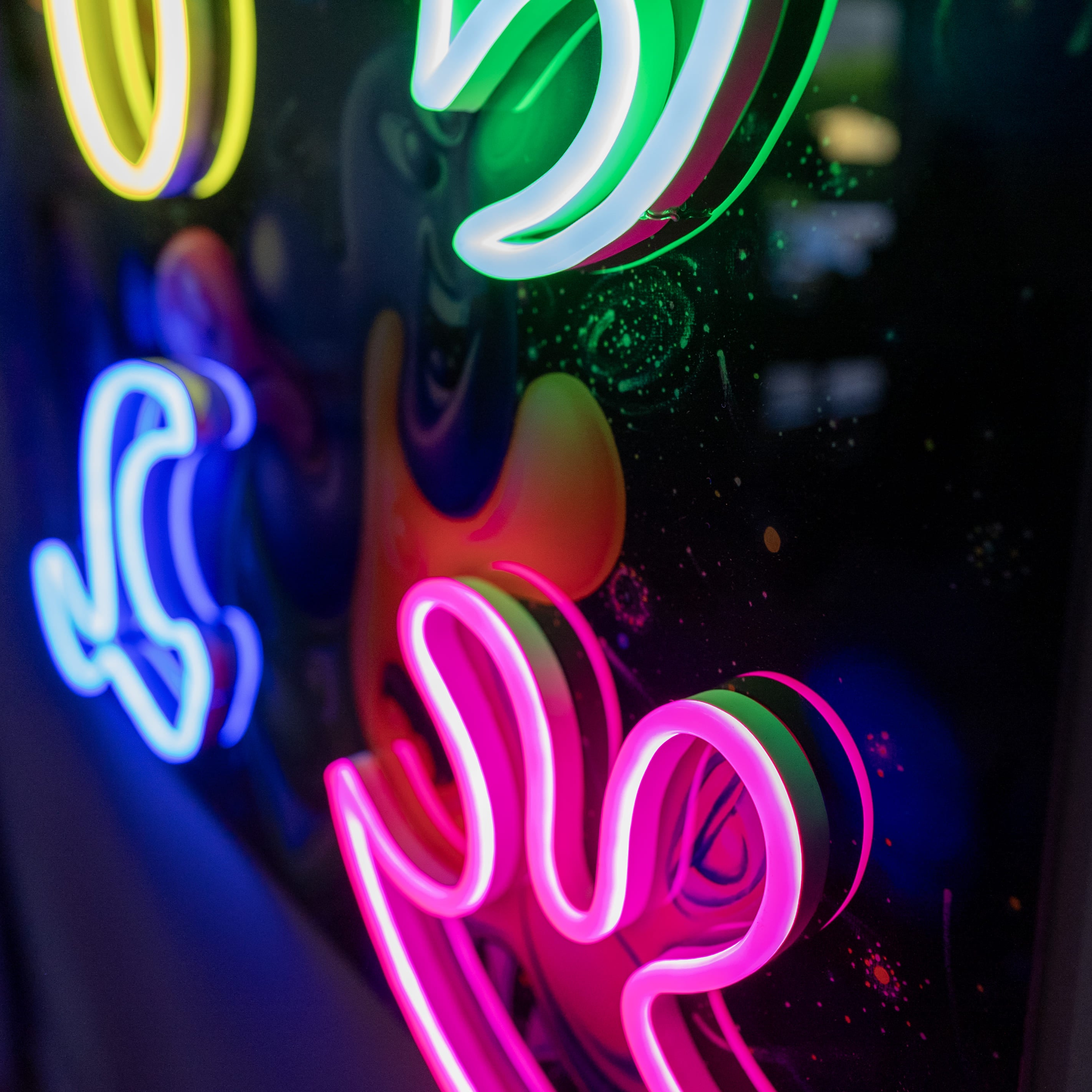 GLOBZOZ by Kenny Scharf