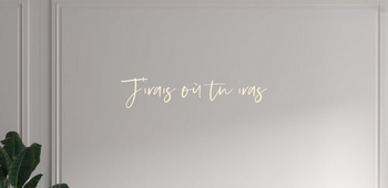 Custom text: J