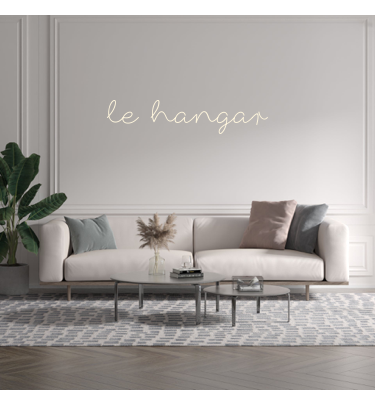 Custom text: le hangar