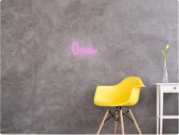 Custom text: Ona