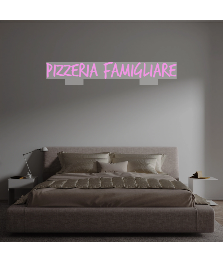 Custom text: pizzeria famigliare