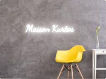 Custom text: Maison Kurtos
