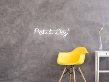 Custom text: Petit Dej