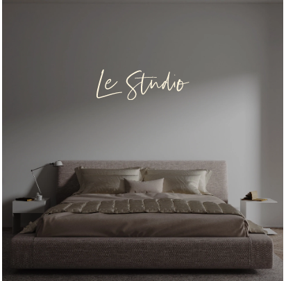 Custom text: Le Studio