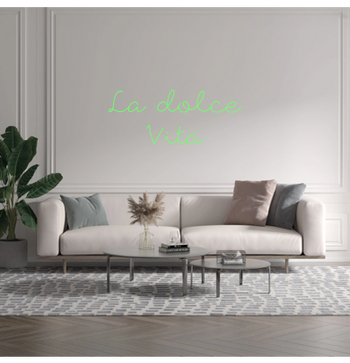 Custom text: La dolce
Vita