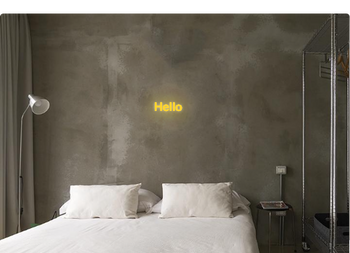 Custom text: Hello