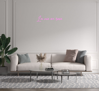Custom text: La vie en rose